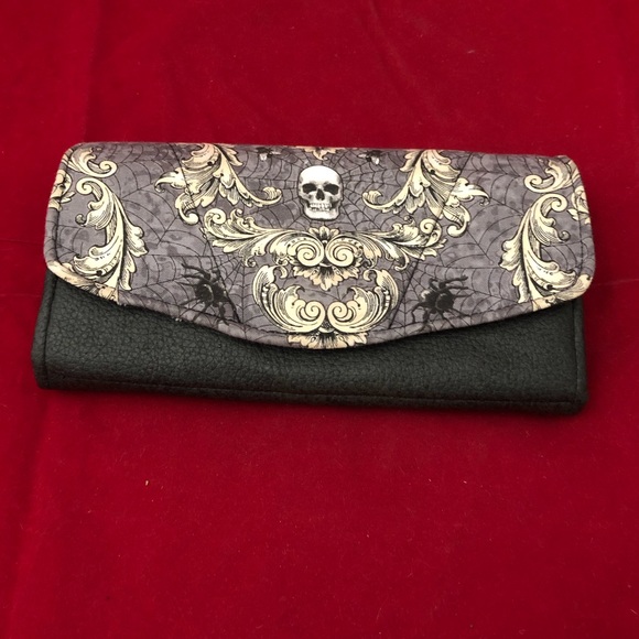 Halloween Skull and Spider Snap Long Wallet